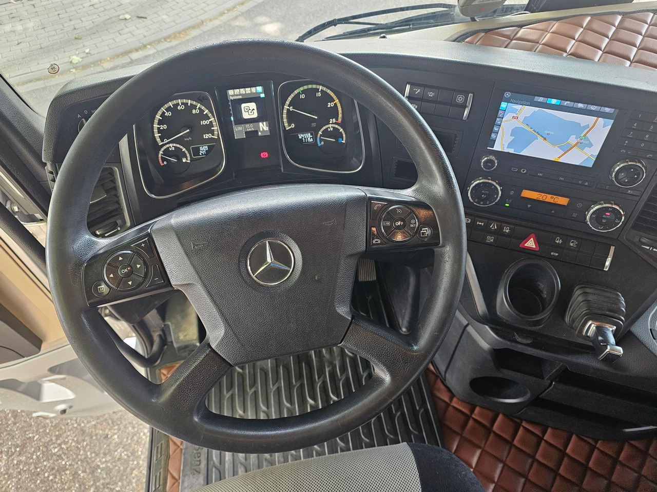 Mercedes Benz Actros 1842 Mega - Sattelzugmaschine: das Bild 5 Mercedes Benz Actros 1842 Mega - Sattelzugmaschine: das Bild 5