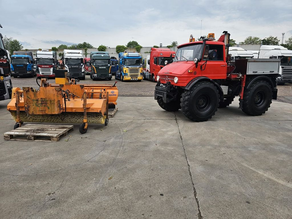 Autokran Unimog 406/U9000 4x4: das Bild 6