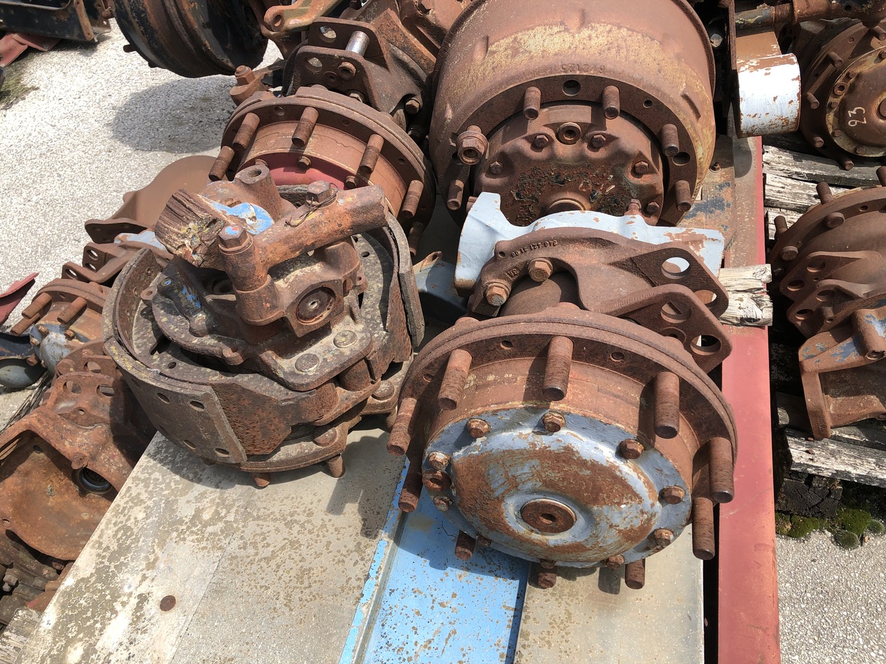 BELL HUB MERCEDES 1735 4X4 - Radnabe/-lagerung für LKW: das Bild 3 BELL HUB MERCEDES 1735 4X4 - Radnabe/-lagerung für LKW: das Bild 3