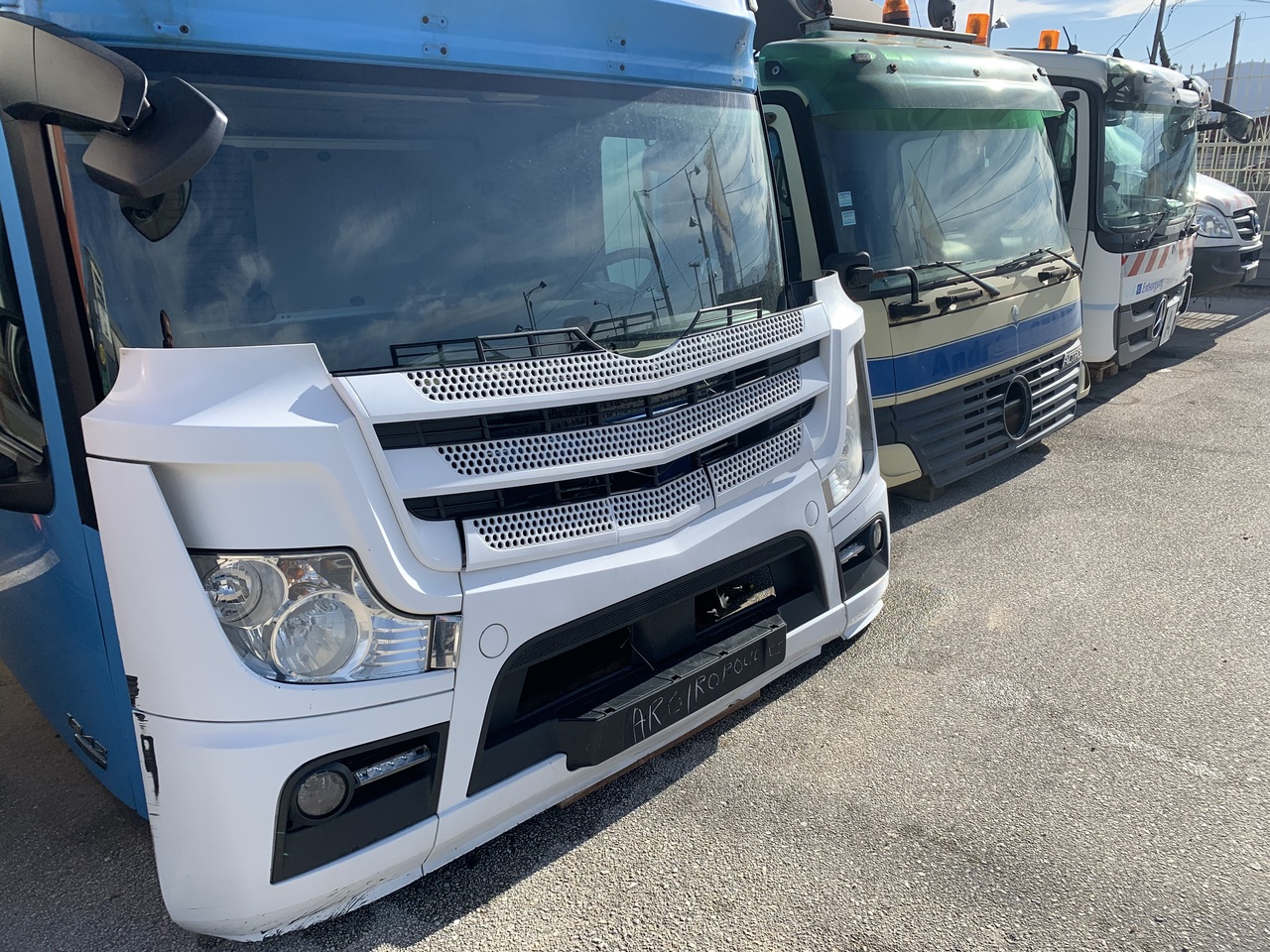 FRONT BUMPER ACTROS MP4 BIG SPACE - Stoßstange für LKW: das Bild 4 FRONT BUMPER ACTROS MP4 BIG SPACE - Stoßstange für LKW: das Bild 4