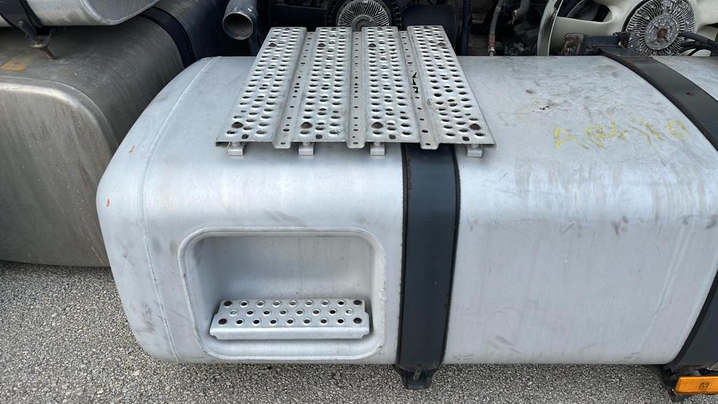 MERCEDES-BENZ,MAN ACTROS MP4,TGA,TGX - Kraftstofftank für LKW: das Bild 2 MERCEDES-BENZ,MAN ACTROS MP4,TGA,TGX - Kraftstofftank für LKW: das Bild 2