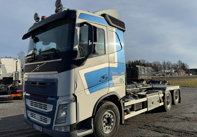 Volvo FH500 koukkuauto vain 493 tkm - Abrollkipper: das Bild 1 Volvo FH500 koukkuauto vain 493 tkm - Abrollkipper: das Bild 1