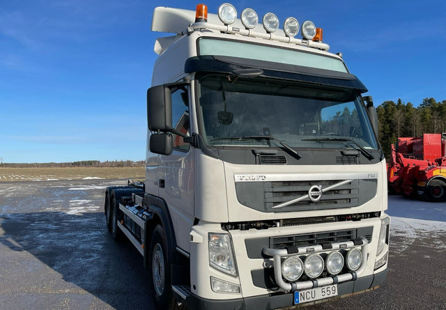 Volvo FM460 6X4 KOUKKUAUTO - Abrollkipper: das Bild 1 Volvo FM460 6X4 KOUKKUAUTO - Abrollkipper: das Bild 1