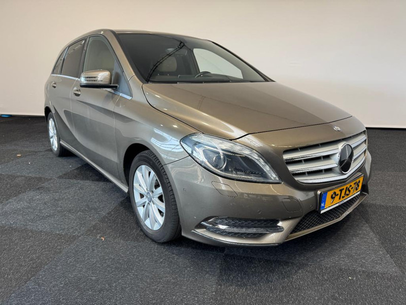Mercedes-Benz B-Klasse 180 automaat Leer B 180 Ambition 5 Automaat wit Leer - PKW: das Bild 1 Mercedes-Benz B-Klasse 180 automaat Leer B 180 Ambition 5 Automaat wit Leer - PKW: das Bild 1