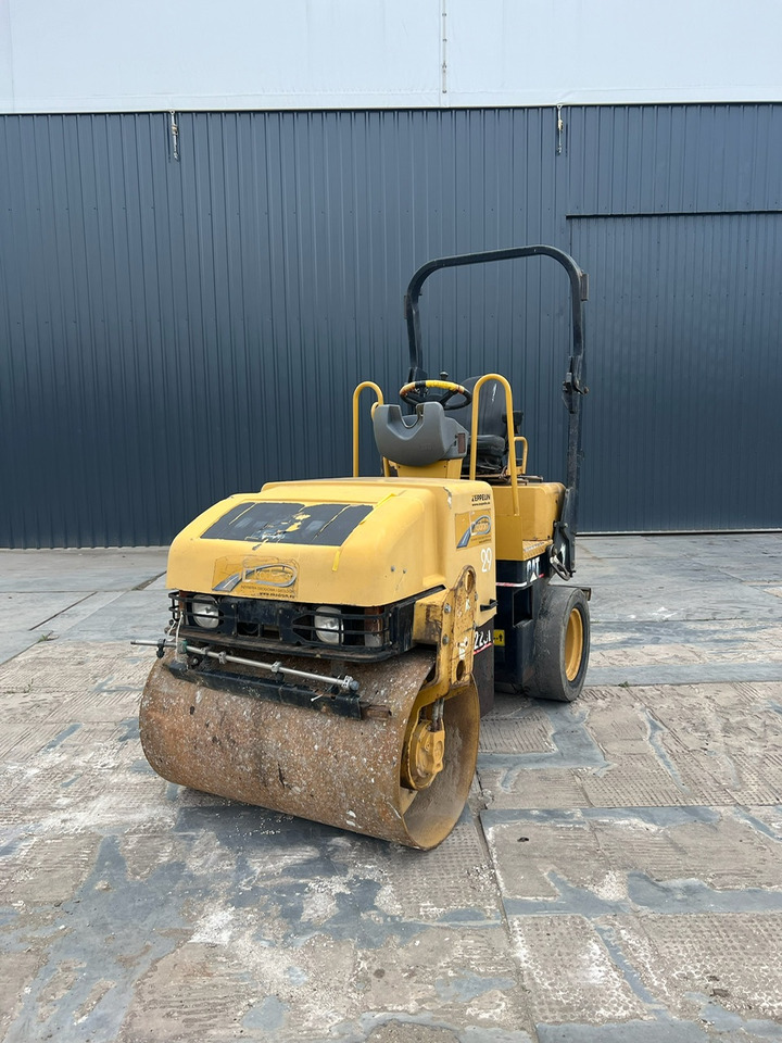 CATERPILLAR CB-225E - Walzen: das Bild 1 CATERPILLAR CB-225E - Walzen: das Bild 1