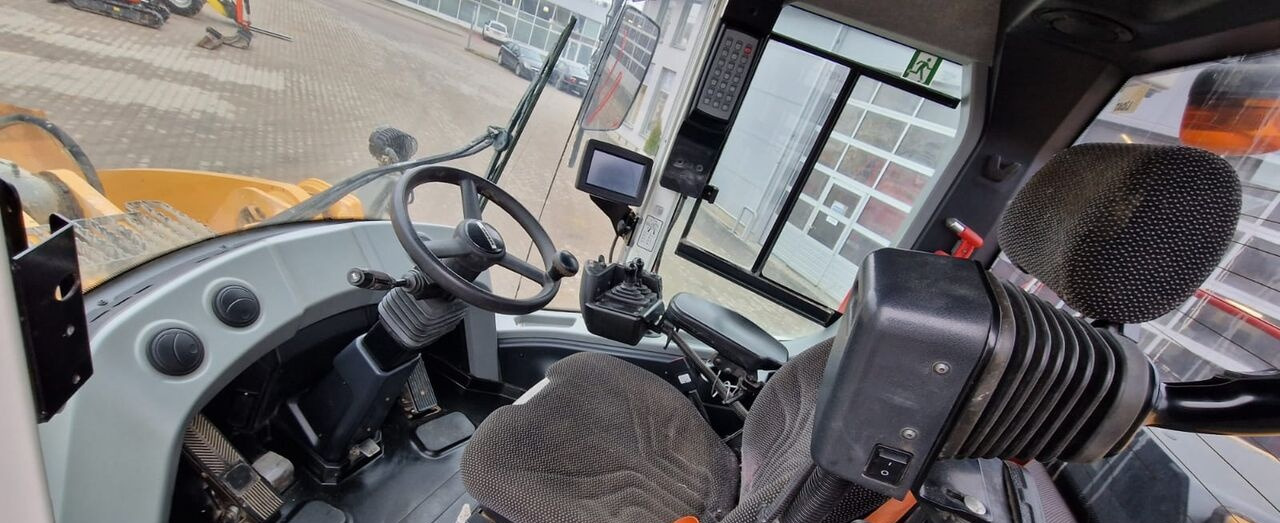 Radlader Liebherr L 576 XPower: das Bild 8