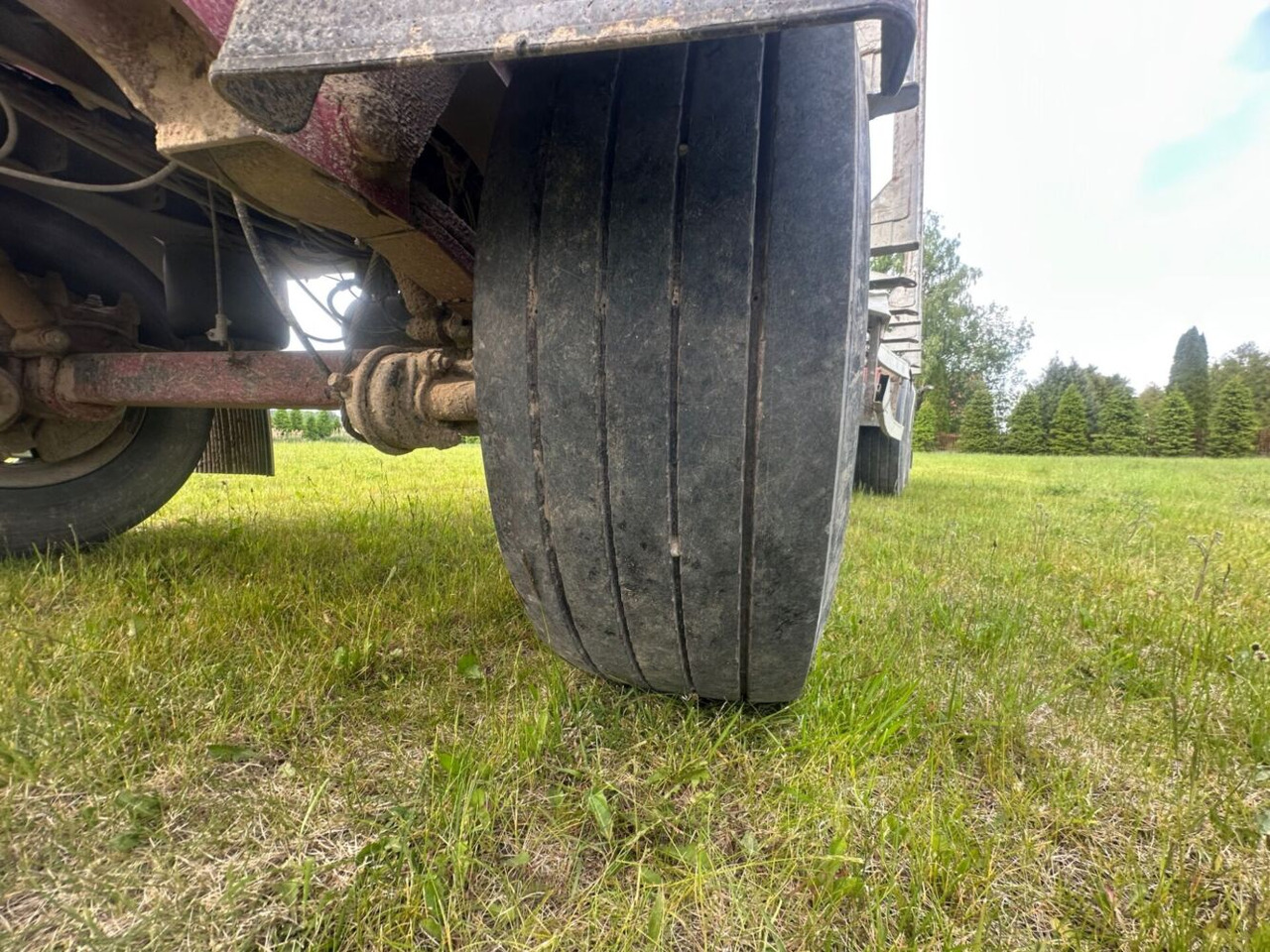 Holzanhänger MHS przyczepa do przewozu drewna: das Bild 13