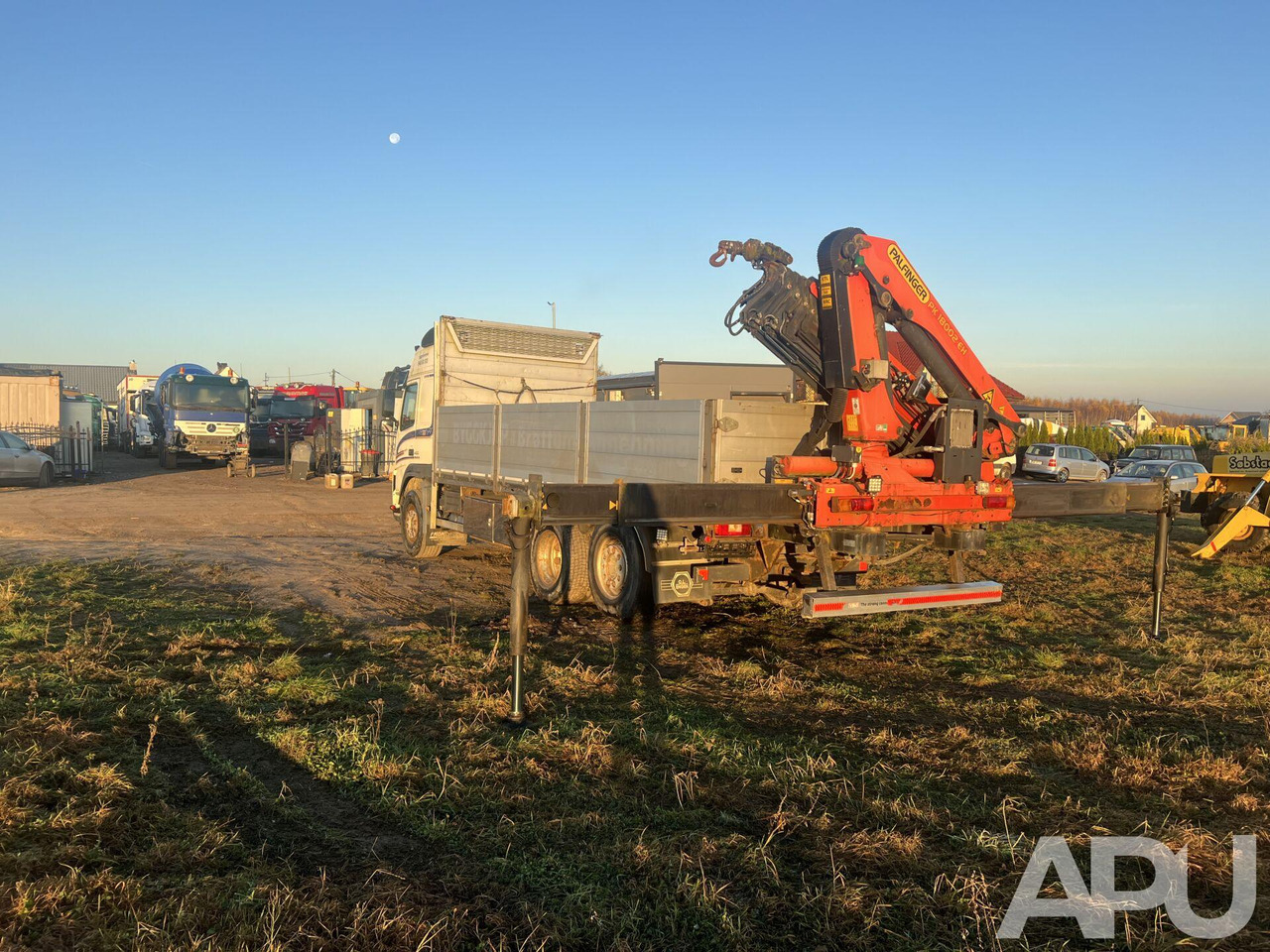 Volvo FM12 - Pritsche LKW, Autokran: das Bild 3 Volvo FM12 - Pritsche LKW, Autokran: das Bild 3