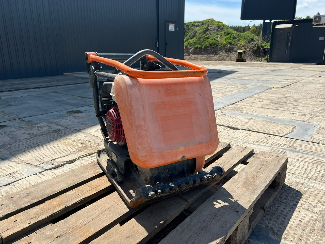 Zagęszczarka ALTRAD BELLE FC4000E PCX13/40 - Rüttelplatte: das Bild 3 Zagęszczarka ALTRAD BELLE FC4000E PCX13/40 - Rüttelplatte: das Bild 3