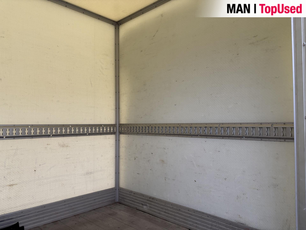 Koffer Transporter IVECO 35S16: das Bild 6 Koffer Transporter IVECO 35S16: das Bild 6