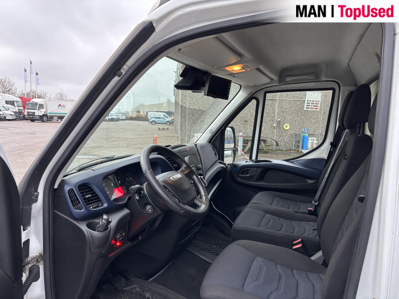 Koffer Transporter IVECO 35S16: das Bild 11 Koffer Transporter IVECO 35S16: das Bild 11