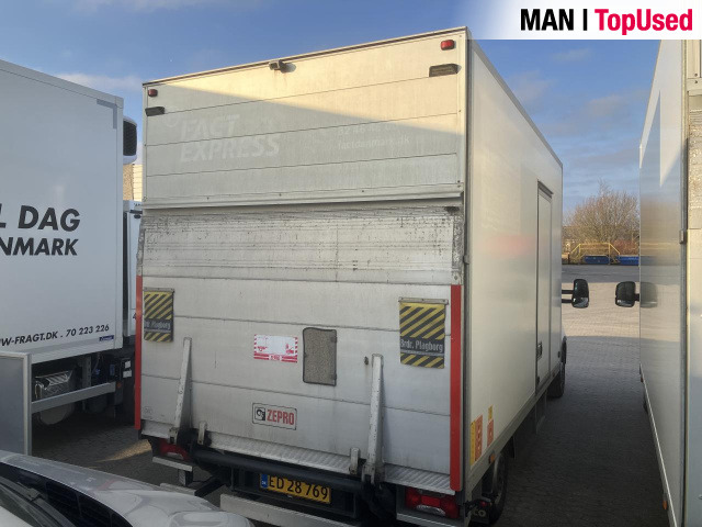 IVECO 35S16 - Koffer Transporter: das Bild 3 IVECO 35S16 - Koffer Transporter: das Bild 3
