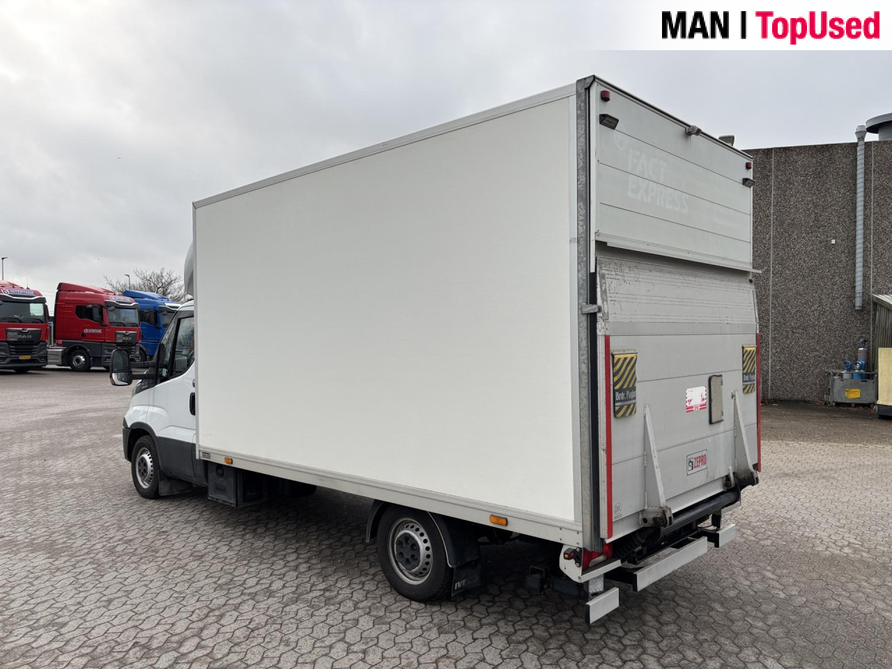 Koffer Transporter IVECO 35S16: das Bild 10 Koffer Transporter IVECO 35S16: das Bild 10