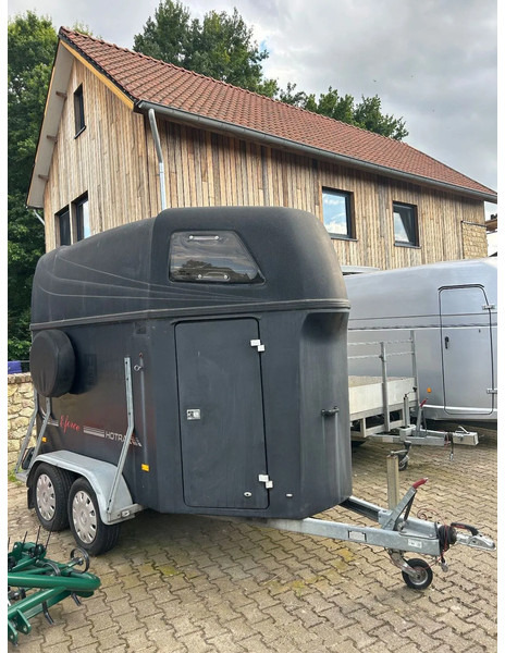 Hotrarijs Hotra E-force 2-Paards polyester trailer - Pferdeanhänger: das Bild 2 Hotrarijs Hotra E-force 2-Paards polyester trailer - Pferdeanhänger: das Bild 2