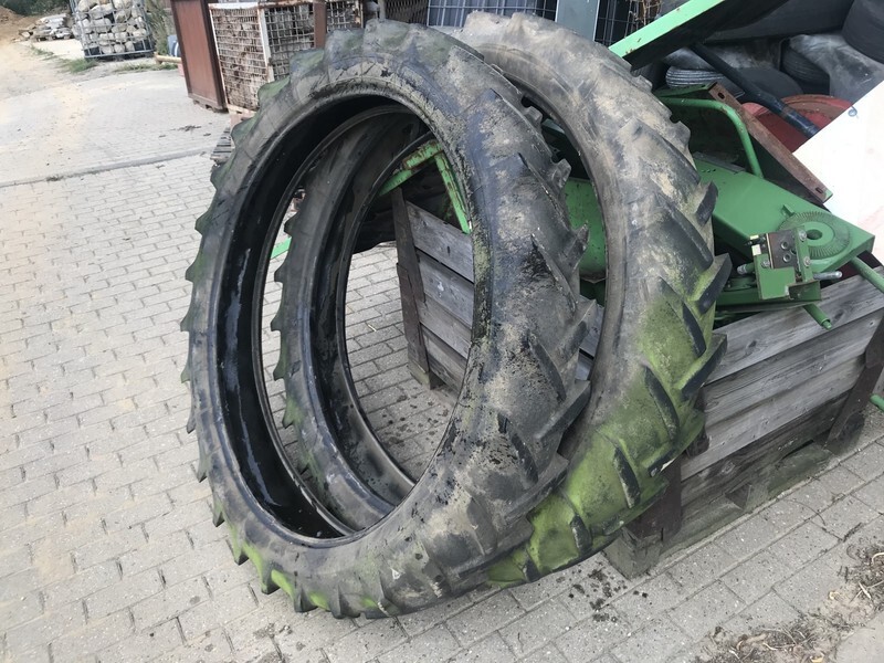 Stel Banden 9.5-44 - Reifen für Landmaschine: das Bild 1 Stel Banden 9.5-44 - Reifen für Landmaschine: das Bild 1