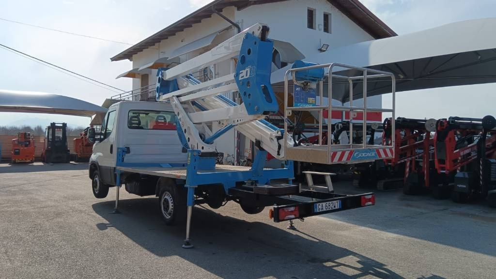Socage 20d - LKW mit Arbeitsbühne: das Bild 4 Socage 20d - LKW mit Arbeitsbühne: das Bild 4