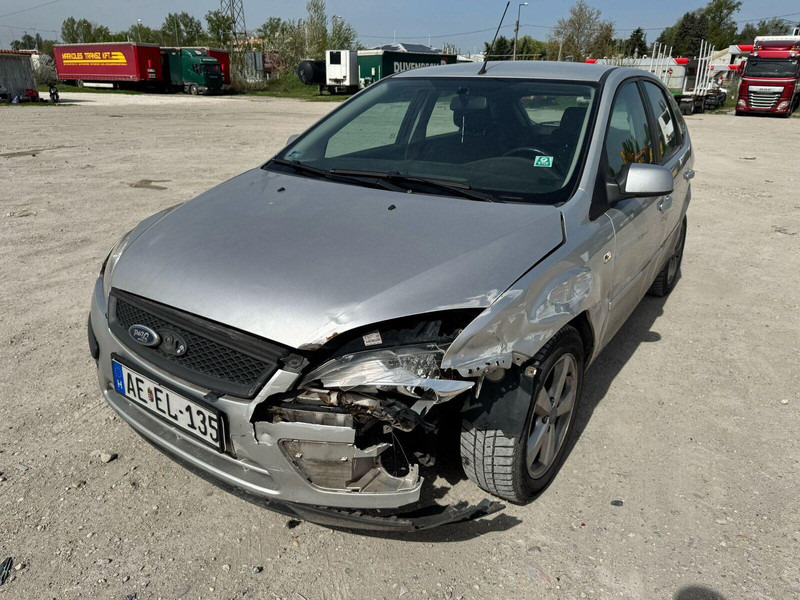 Ford Focus 1,6 i - Damaged Car - Schrägheck: das Bild 1 Ford Focus 1,6 i - Damaged Car - Schrägheck: das Bild 1