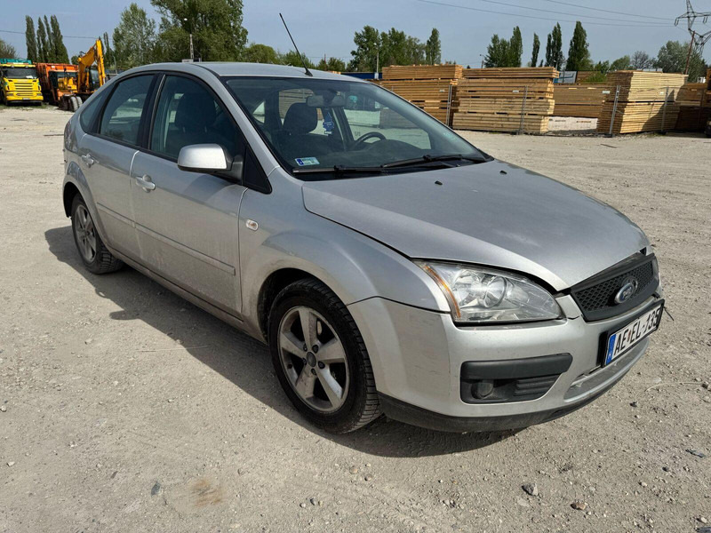 Ford Focus 1,6 i - Damaged Car - Schrägheck: das Bild 2 Ford Focus 1,6 i - Damaged Car - Schrägheck: das Bild 2