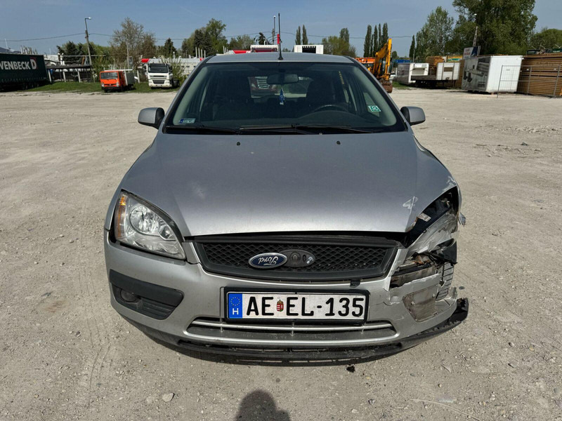 Ford Focus 1,6 i - Damaged Car - Schrägheck: das Bild 3 Ford Focus 1,6 i - Damaged Car - Schrägheck: das Bild 3
