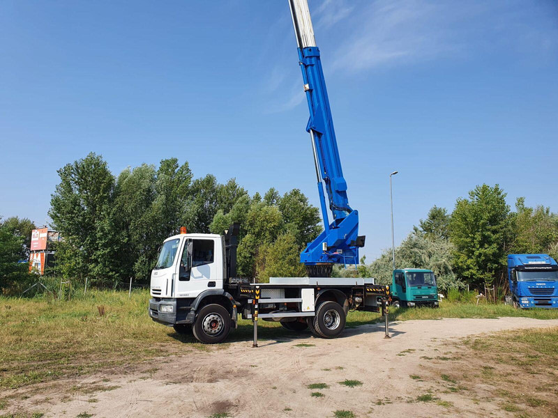 Iveco Eurocargo ML 180 E 24 - Bizocchi KJF 320 lifting basket 32 m - LKW mit Arbeitsbühne: das Bild 2 Iveco Eurocargo ML 180 E 24 - Bizocchi KJF 320 lifting basket 32 m - LKW mit Arbeitsbühne: das Bild 2