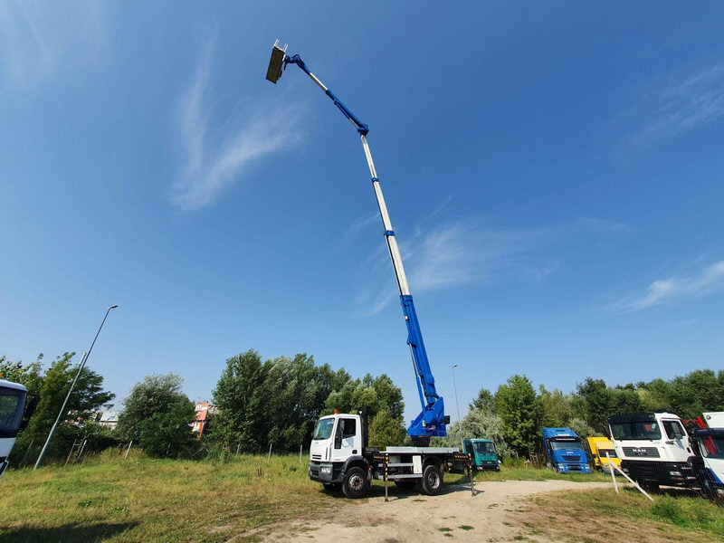 Iveco Eurocargo ML 180 E 24 - Bizocchi KJF 320 lifting basket 32 m - LKW mit Arbeitsbühne: das Bild 5 Iveco Eurocargo ML 180 E 24 - Bizocchi KJF 320 lifting basket 32 m - LKW mit Arbeitsbühne: das Bild 5