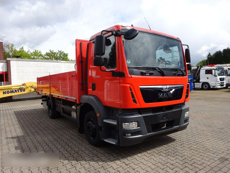 MAN 15.250 TGM Flatbed - Pritsche LKW: das Bild 5 MAN 15.250 TGM Flatbed - Pritsche LKW: das Bild 5