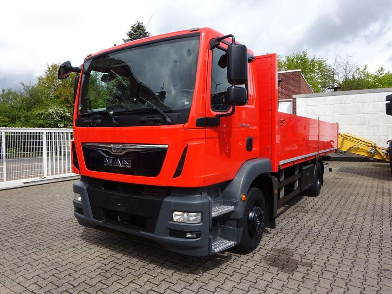 MAN 15.250 TGM Flatbed - Pritsche LKW: das Bild 2 MAN 15.250 TGM Flatbed - Pritsche LKW: das Bild 2