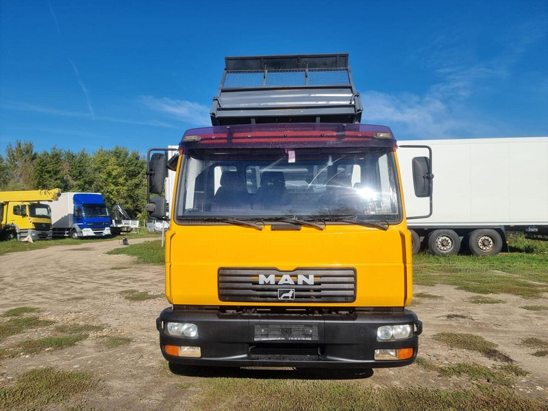 MAN LE 8.180 Meiller Kipper Three-Sided Tipper - 3 old. billencs - T - Kipper: das Bild 2 MAN LE 8.180 Meiller Kipper Three-Sided Tipper - 3 old. billencs - T - Kipper: das Bild 2