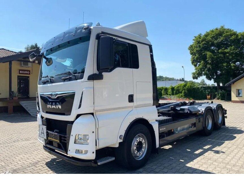 MAN TGX 26.440 - Abrollkipper: das Bild 2 MAN TGX 26.440 - Abrollkipper: das Bild 2