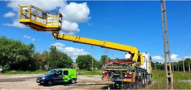 Mercedes-Benz 3344 SRT SCHÖRLING Road Rail Railway Zweiweg - LKW mit Arbeitsbühne: das Bild 2 Mercedes-Benz 3344 SRT SCHÖRLING Road Rail Railway Zweiweg - LKW mit Arbeitsbühne: das Bild 2