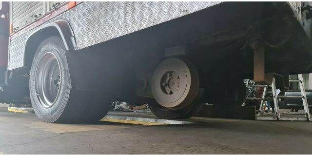 Mercedes-Benz 814 DHL ATLAS RAIL ROAD RAILWAY ZWEIWEG - Feuerwehrfahrzeug: das Bild 4 Mercedes-Benz 814 DHL ATLAS RAIL ROAD RAILWAY ZWEIWEG - Feuerwehrfahrzeug: das Bild 4