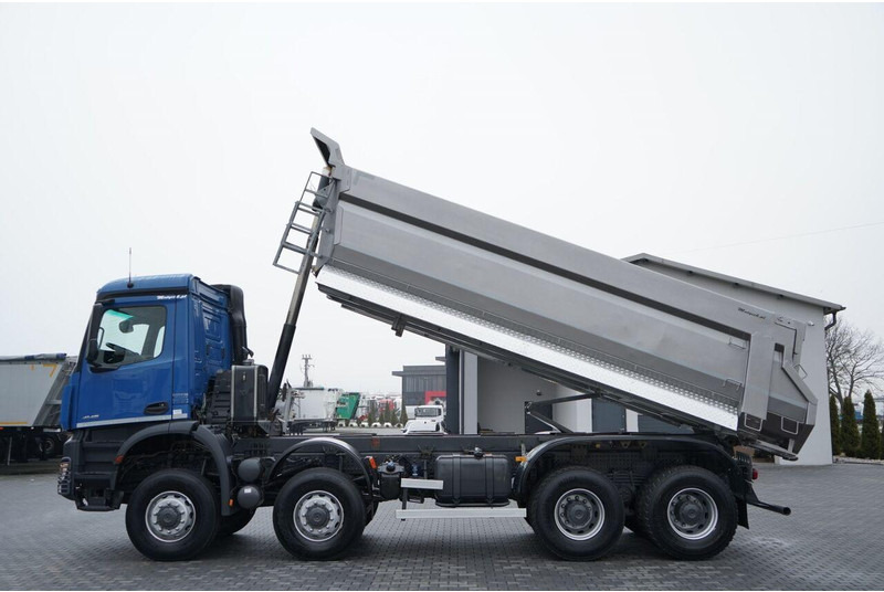 Mercedes-Benz ACTROS 4145 / 8X8 / WYWROTKA TYLNOZSYPOWA / KH-KIPPER 6 M / AUTO - Kipper: das Bild 2 Mercedes-Benz ACTROS 4145 / 8X8 / WYWROTKA TYLNOZSYPOWA / KH-KIPPER 6 M / AUTO - Kipper: das Bild 2