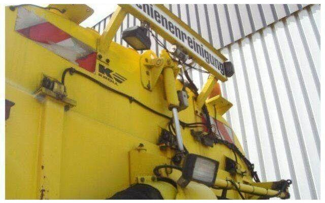 Mercedes-Benz SK 1820 4x2 Schienenreinigungs Kehrmaschine RAIL - Kehrmaschine: das Bild 5 Mercedes-Benz SK 1820 4x2 Schienenreinigungs Kehrmaschine RAIL - Kehrmaschine: das Bild 5