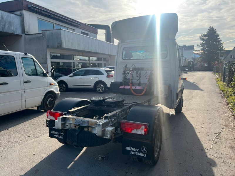 Mercedes-Benz SPRINTER 519 - Minisattelzug: das Bild 3 Mercedes-Benz SPRINTER 519 - Minisattelzug: das Bild 3