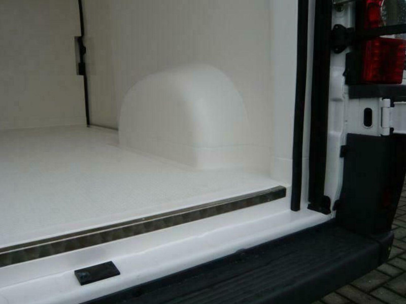 Peugeot Boxer BlueHDI 35 L2H2 Hűtős furgon Frigosoft 4500 - Kühltransporter: das Bild 2 Peugeot Boxer BlueHDI 35 L2H2 Hűtős furgon Frigosoft 4500 - Kühltransporter: das Bild 2