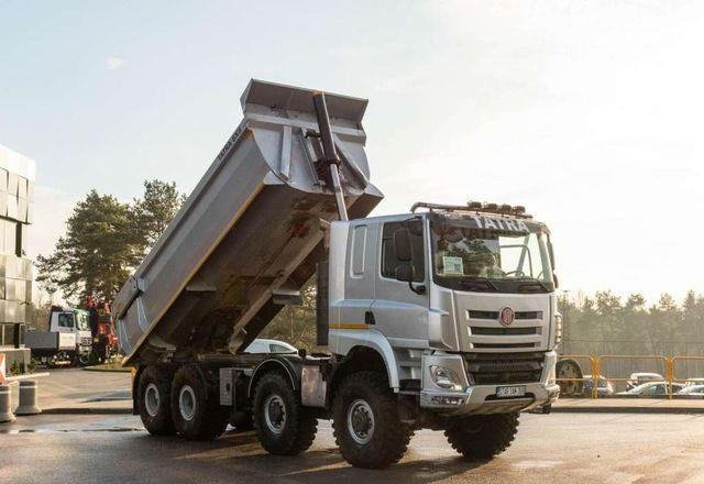 Tatra PHOENIX 8x8 Tipper - Kipper, Autokran: das Bild 2 Tatra PHOENIX 8x8 Tipper - Kipper, Autokran: das Bild 2