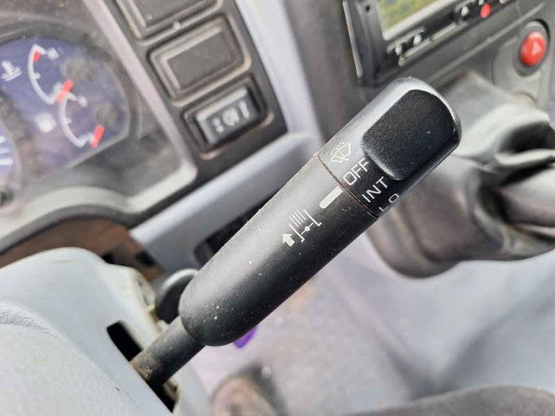 Transporter Mitsubishi Canter 3,0 d BE Clixtar Trekker + Veldhuizen BE Clixtar Pritsch: das Bild 12 Transporter Mitsubishi Canter 3,0 d BE Clixtar Trekker + Veldhuizen BE Clixtar Pritsch: das Bild 12