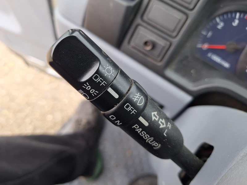 Transporter Mitsubishi Canter 3,0 d BE Clixtar Trekker + Veldhuizen BE Clixtar Pritsch: das Bild 11 Transporter Mitsubishi Canter 3,0 d BE Clixtar Trekker + Veldhuizen BE Clixtar Pritsch: das Bild 11