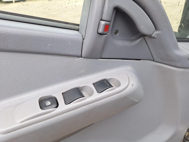 Transporter Mitsubishi Canter 3,0 d BE Clixtar Trekker + Veldhuizen BE Clixtar Pritsch: das Bild 16 Transporter Mitsubishi Canter 3,0 d BE Clixtar Trekker + Veldhuizen BE Clixtar Pritsch: das Bild 16