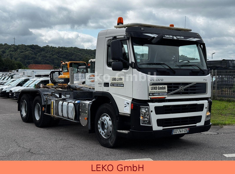 Volvo FM 400 - Abrollkipper: das Bild 1 Volvo FM 400 - Abrollkipper: das Bild 1
