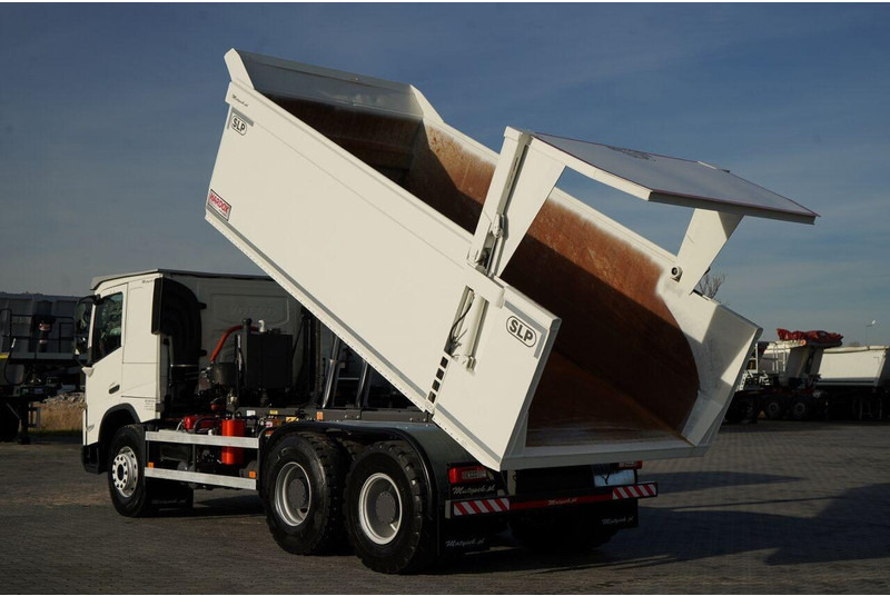 Volvo FMX 550 / 6x4 / WYWROTKA / WOZIDŁO / HARDOX / HYDRAULICZNA KLAPA - Kipper: das Bild 3 Volvo FMX 550 / 6x4 / WYWROTKA / WOZIDŁO / HARDOX / HYDRAULICZNA KLAPA - Kipper: das Bild 3