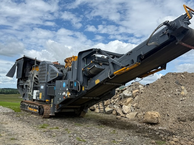 Tesab 800i - Backenbrecher: das Bild 1 Tesab 800i - Backenbrecher: das Bild 1