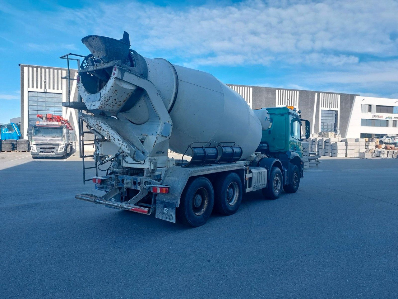Mercedes-Benz 3246 8x4 / 9 m3 stetter - Fahrmischer: das Bild 3 Mercedes-Benz 3246 8x4 / 9 m3 stetter - Fahrmischer: das Bild 3