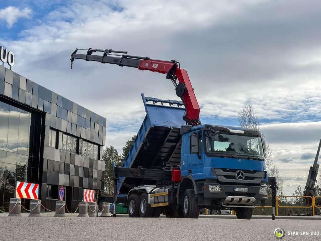 Mercedes-Benz ACTROS 3341 6x6 HMF 4220 K4 CRANE KIPPER - Autokran: das Bild 3 Mercedes-Benz ACTROS 3341 6x6 HMF 4220 K4 CRANE KIPPER - Autokran: das Bild 3