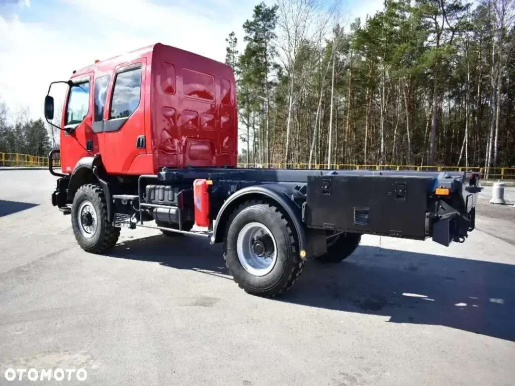 Renault MIDLUM 4x4 DOKA Brigade Double Cabin Camper - Fahrgestell LKW: das Bild 4 Renault MIDLUM 4x4 DOKA Brigade Double Cabin Camper - Fahrgestell LKW: das Bild 4
