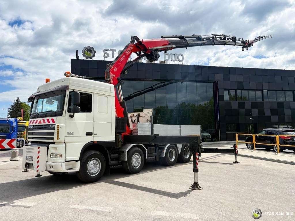 Sattelzugmaschine DAF  XF 105.510 8x4 FASSI F800 XP Crane Fifth wheel: das Bild 10