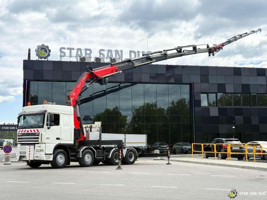 Sattelzugmaschine DAF  XF 105.510 8x4 FASSI F800 XP Crane Fifth wheel: das Bild 6
