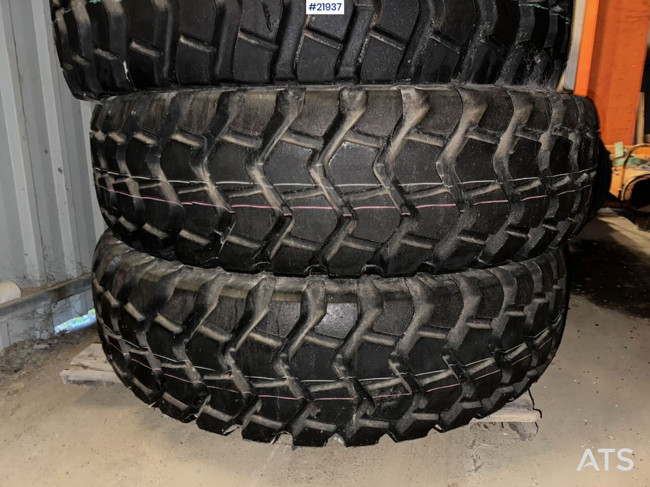 4 stk dekk til hjullaster eller veghøvel - Reifen für Baumaschine: das Bild 1 4 stk dekk til hjullaster eller veghøvel - Reifen für Baumaschine: das Bild 1