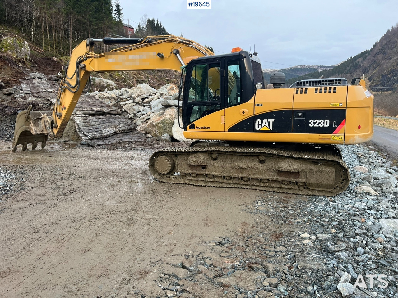 Caterpillar 323D - Bagger: das Bild 1 Caterpillar 323D - Bagger: das Bild 1