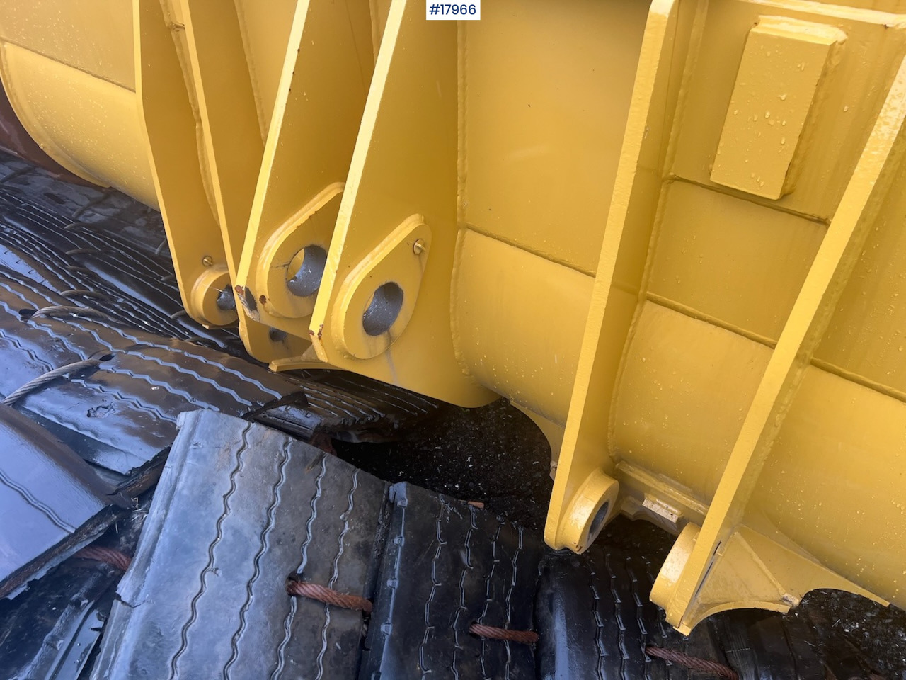 Radlader Caterpillar 966M: das Bild 17